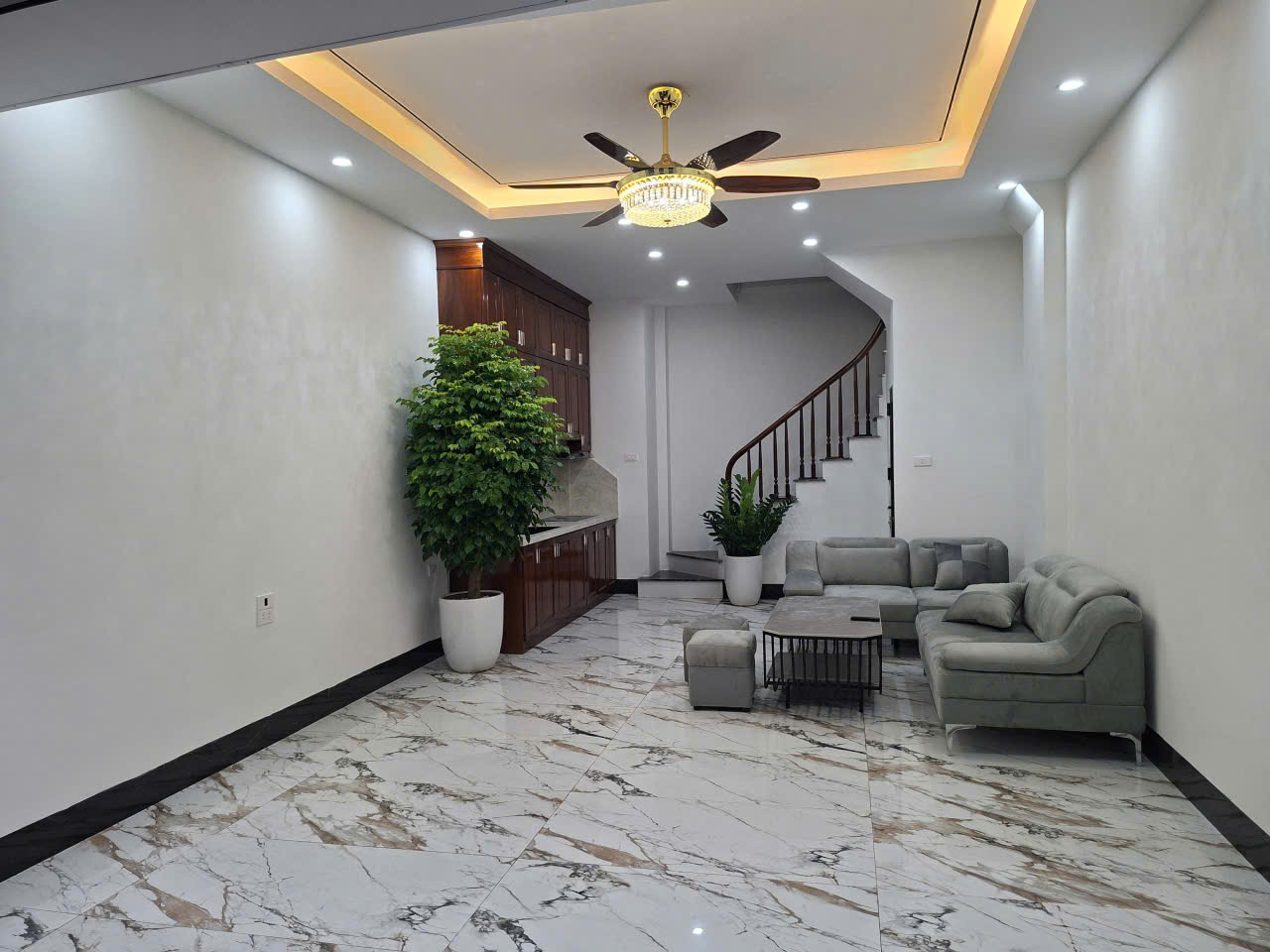 BÁN NHÀ PHỐ TRẠM LONG BIÊN – 33M² – 6 TẦNG – 4 NGỦ – 7,25 TỶ – GẦN Ô TÔ, GẦN SÂN GOLF LONG BIÊN - Ảnh chính